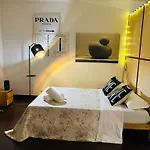 Easy Italy Prada *