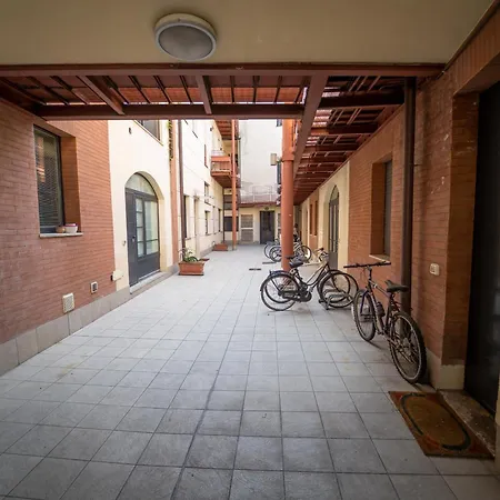 Easy Italy Prada Lägenhet